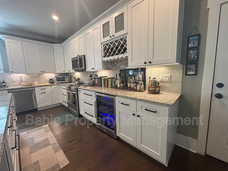 211 E Adalee St — Photo 10