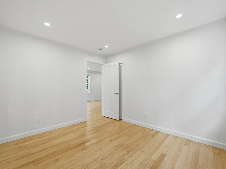 68 Gregory Blvd #1 — Photo 15