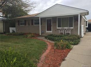 32560 Kelly Rd, Roseville, MI 48066