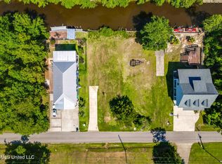 41 Fiber St, Bay Saint Louis, MS 39520