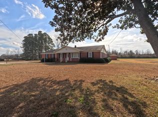 952 Fertilizer Rd, Riegelwood, NC 28456