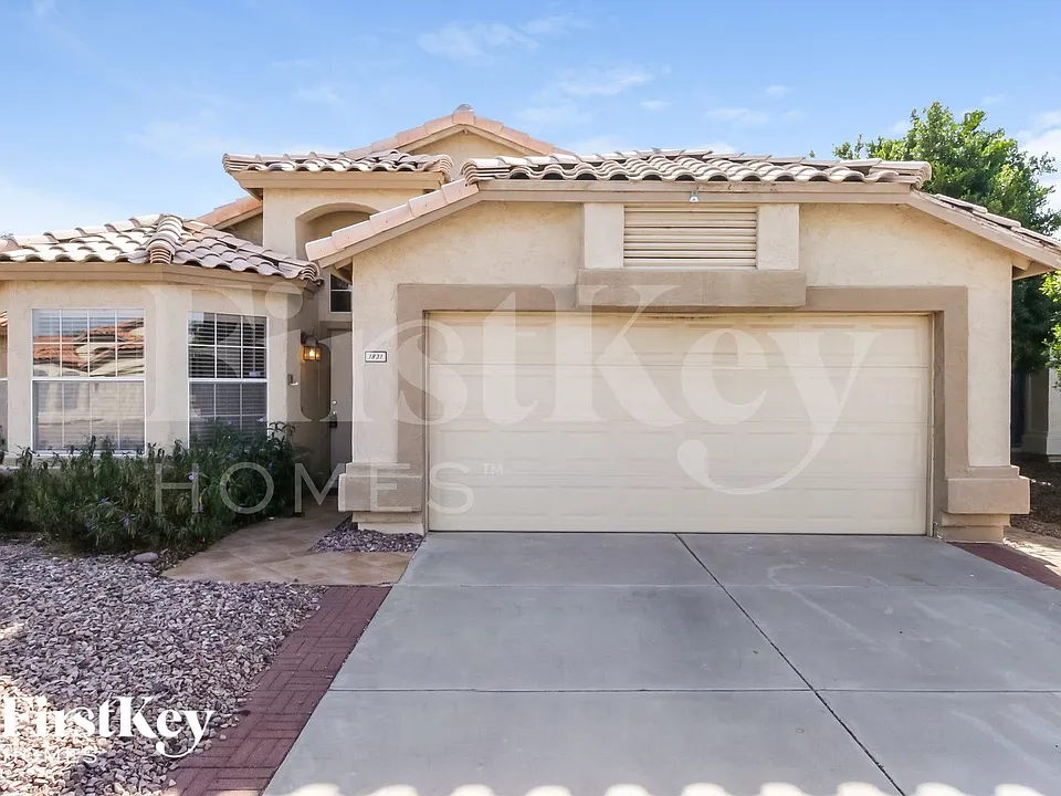 1831 W Wildhorse Dr