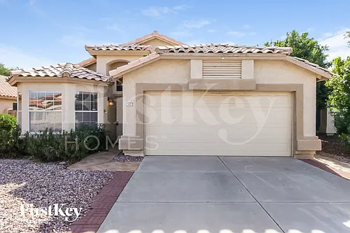 1831 W Wildhorse Dr Photo 1