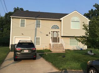 1096 Laurel St, Fall River, MA 02721