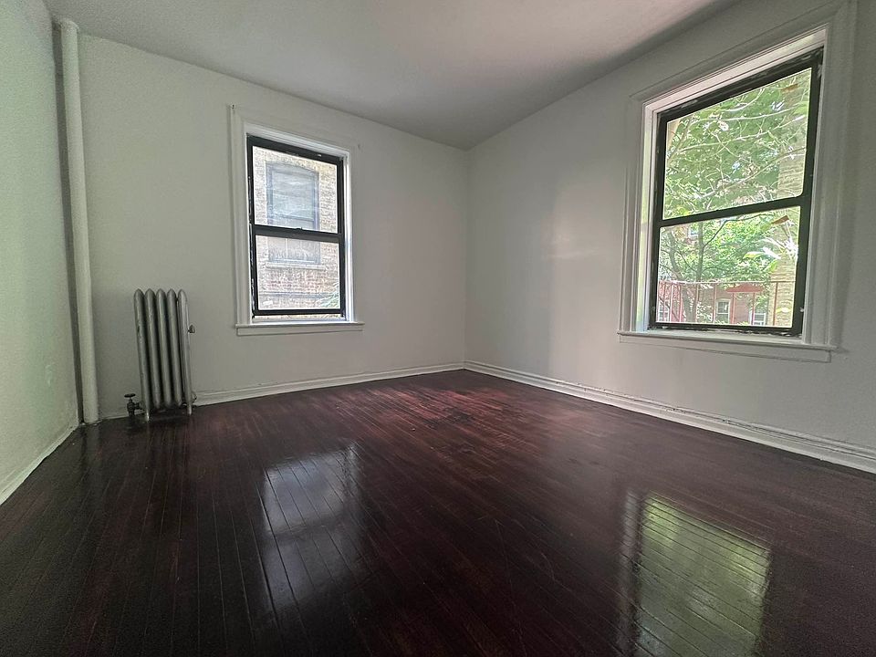 2nd image of 549 Isham St APT 7