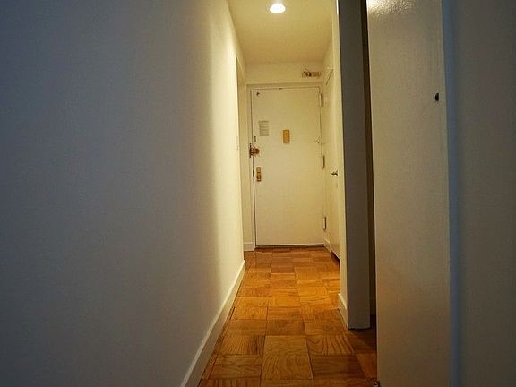 3rd image of 312 E 85th St APT 2C