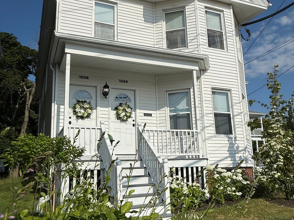 Private Front Entry Way