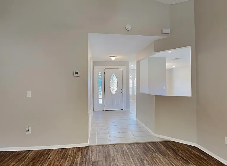 1408 Sugarberry Ln — Photo 2