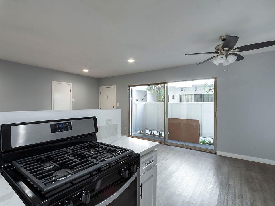 1st image of 926 4th Ave #13