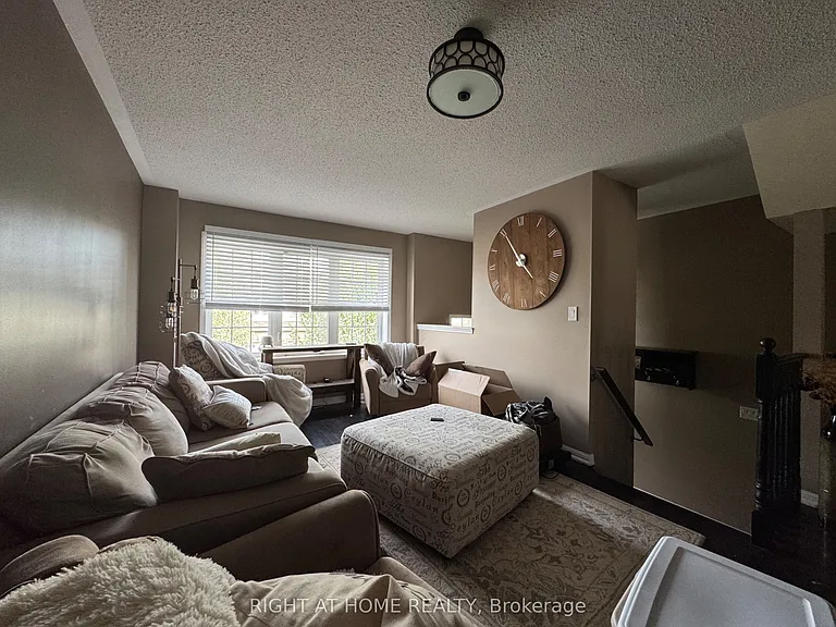 36 Farmstead Dr — Photo 9