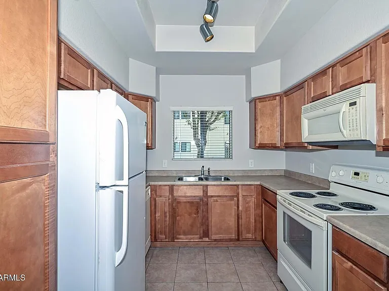 750 E Northern Ave #1100 — Photo 3