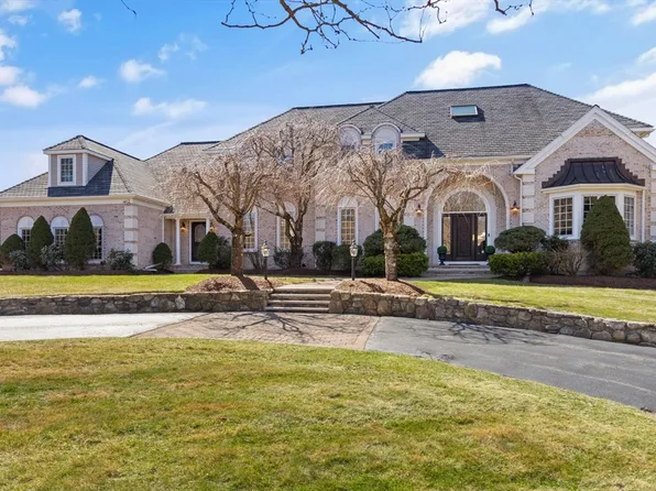 41 Codman Dr, Sudbury, MA 01776