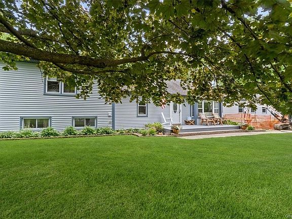 4th image of 4 Elmwood Dr