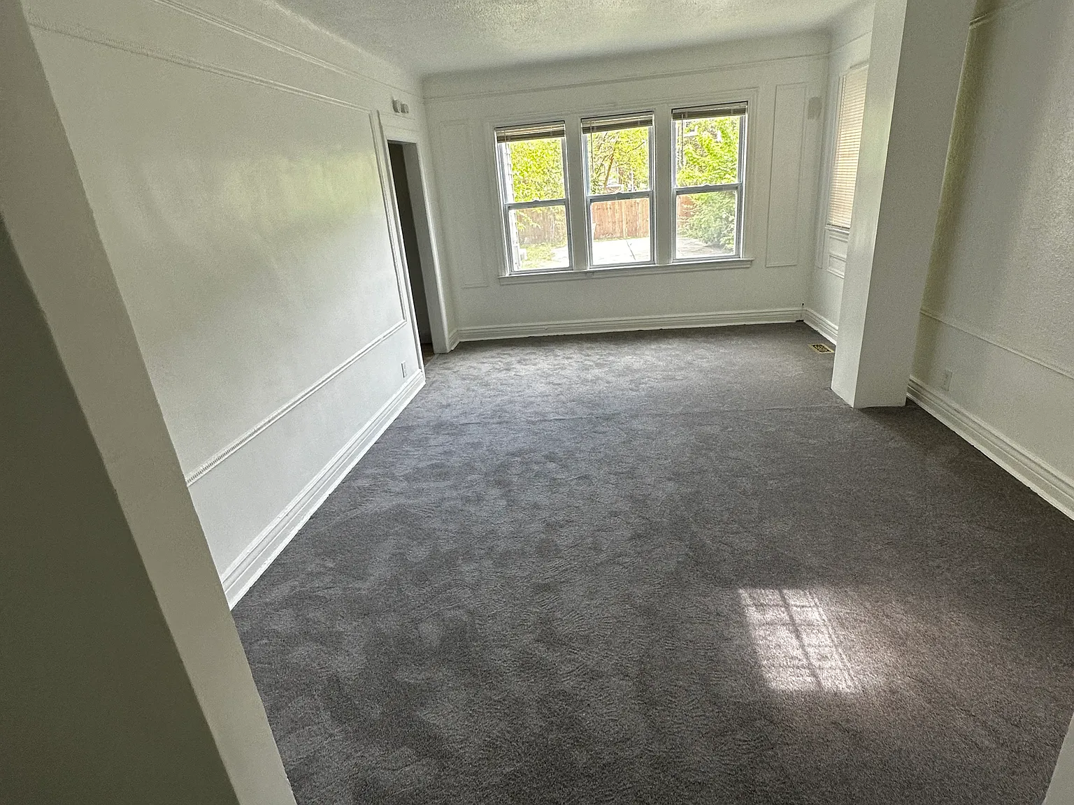 3 bed, 1.5 bath, 1754 sqft, $1,500 — Photo 3