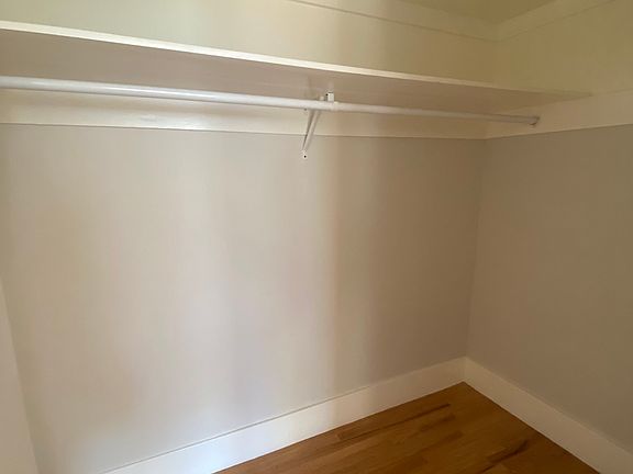 3rd image of 744 Oak St APT 6