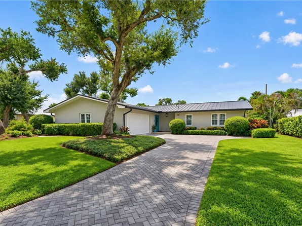 616 Honeysuckle Ln, Vero Beach, FL 32963