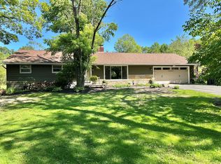 282 Petticoat Ln, Bloomingburg, NY 12721