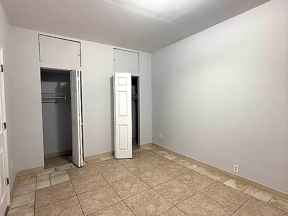 4th image of 24-07 31st St #1R