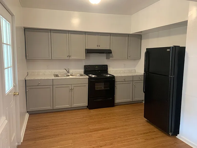620 Company St — Photo 11