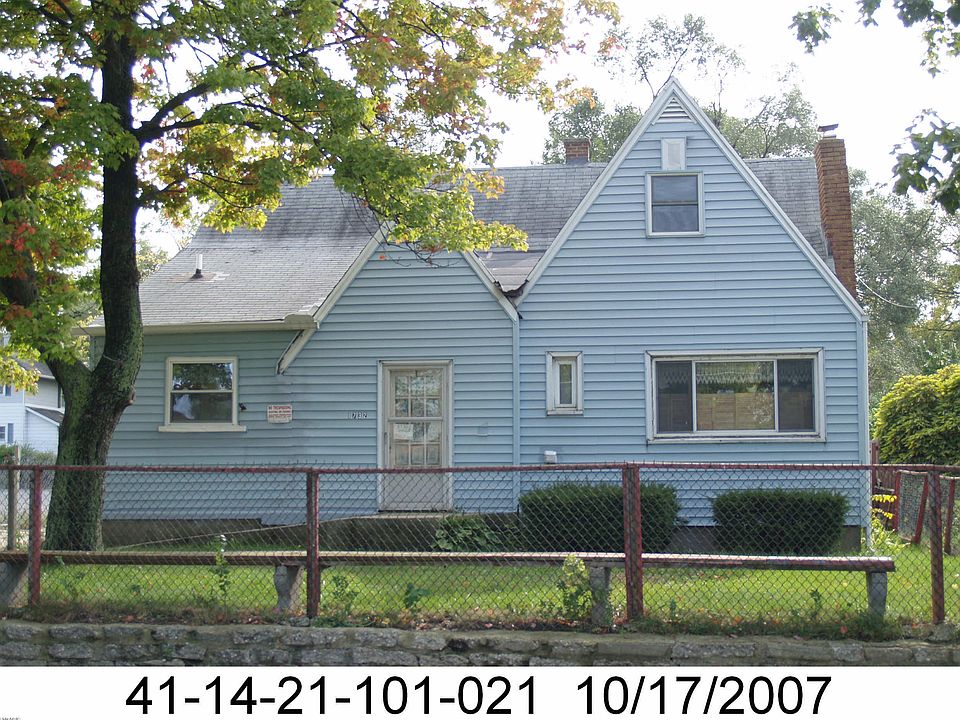 1st image of 1732 Leonard St NE