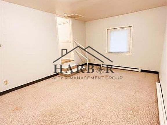 5th image of 123 11th Ave SE #2
