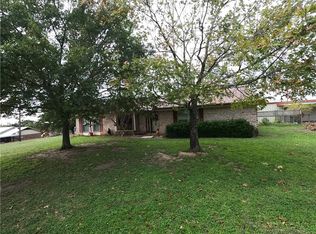 292 Bosque Bend Ln, China Spring, TX 76633