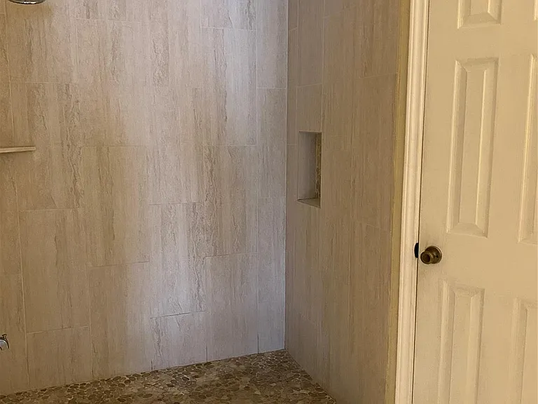9115 Kindlewood Dr — Photo 8