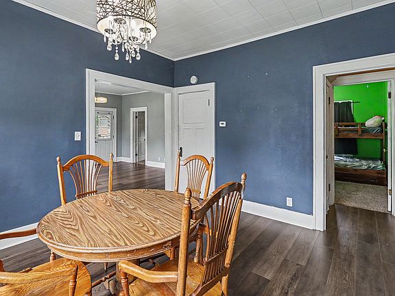 5th image of 309 D Ave W