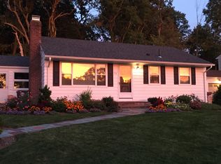 72 Woodmont Dr, Cranston, RI 02920