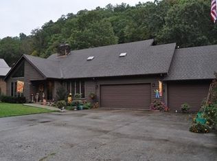 244 Cedar Creek Rd, Pikeville, KY 41501