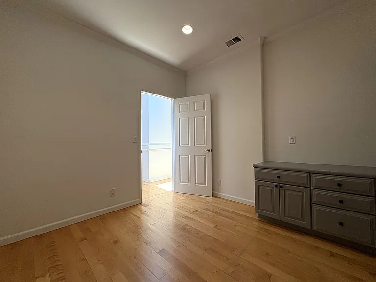 618 17th Ave — Photo 23