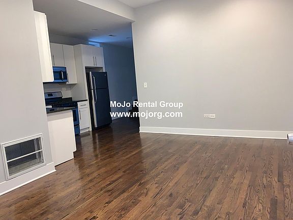 2nd image of 1033 N Paulina St #1