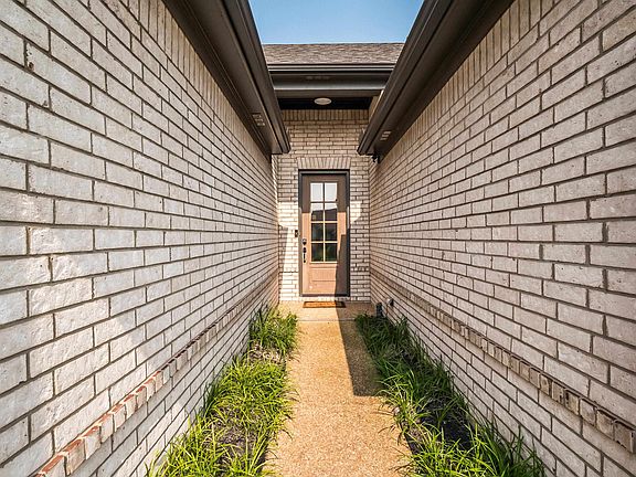 2nd image of 185 Dogwood Springs Dr