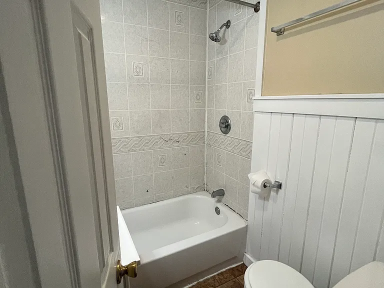 1909 N Janney Ave — Photo 6