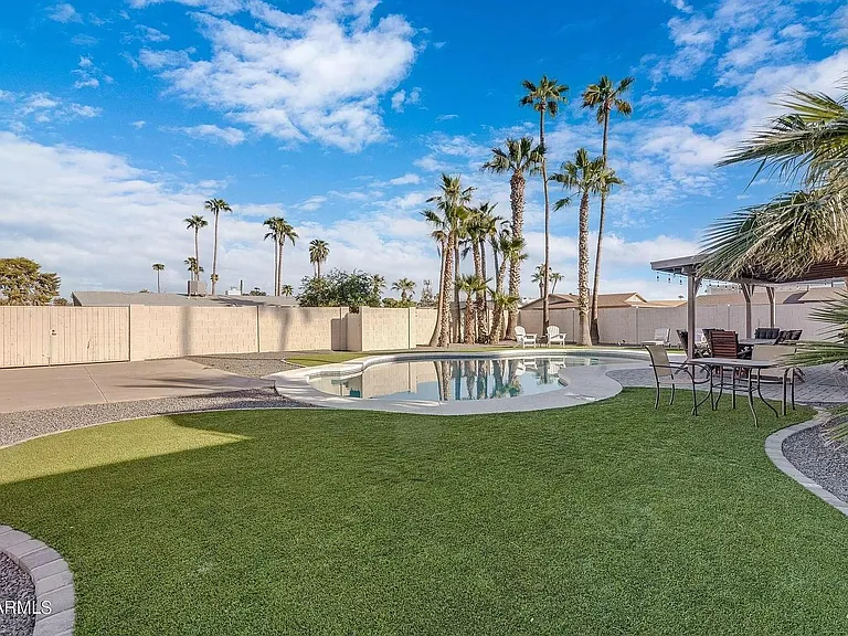 1834 E Alameda Dr — Photo 26
