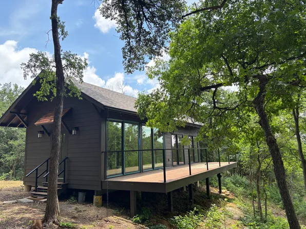 128 Private Road 109, Blum, TX 76627