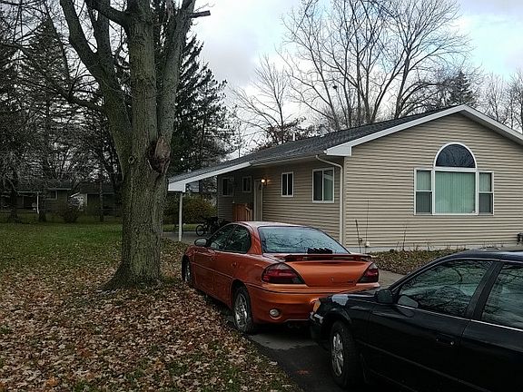 3rd image of 2948 Burlington Dr