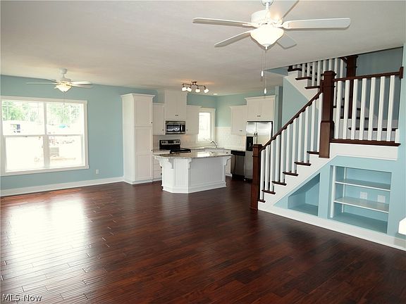 4th image of 152 Cove Court Dr