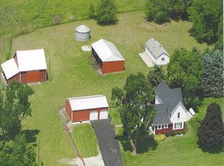 1959 Pitzer Rd, Earlham, IA 50072