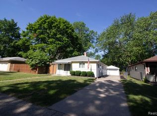 18173 Deering St, Livonia, MI 48152