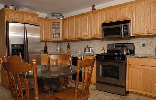 2nd image of 76 Garden City Ave