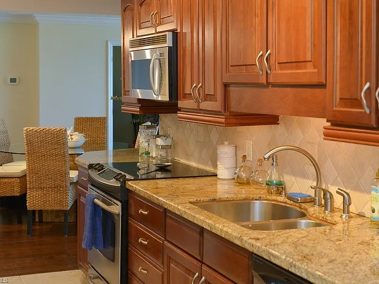 4001 Gulf Shore Blvd N #707 — Photo 10