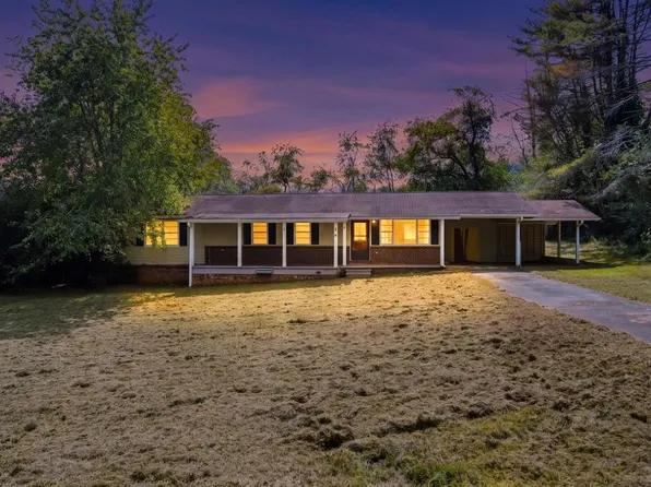 109 Mooreview Homes Rd, Hayesville, NC 28904