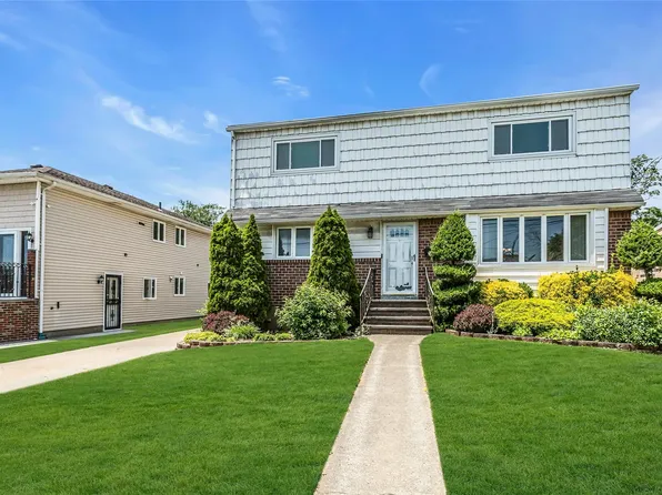 72 Guenther Avenue, Valley Stream, NY 11580