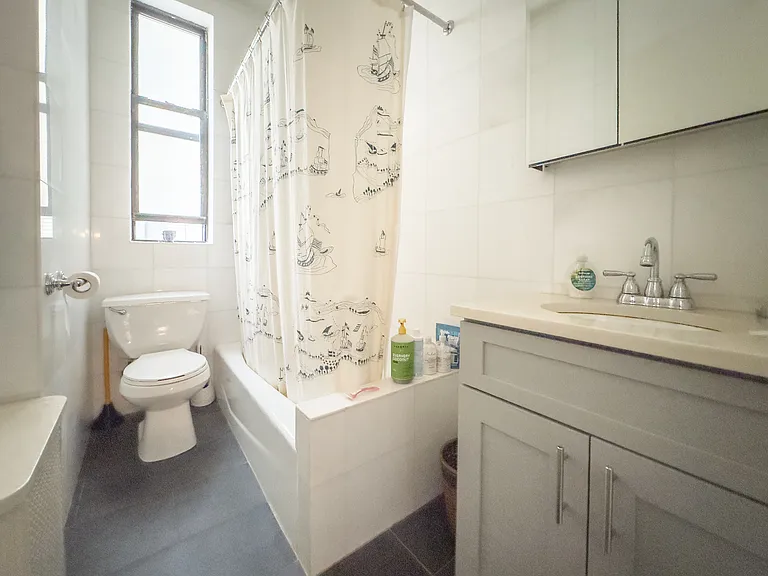 680 W End Ave #2E — Photo 5