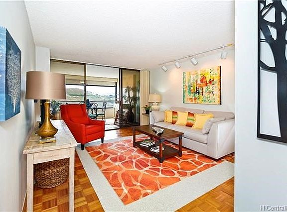 Greetings from the entryway!