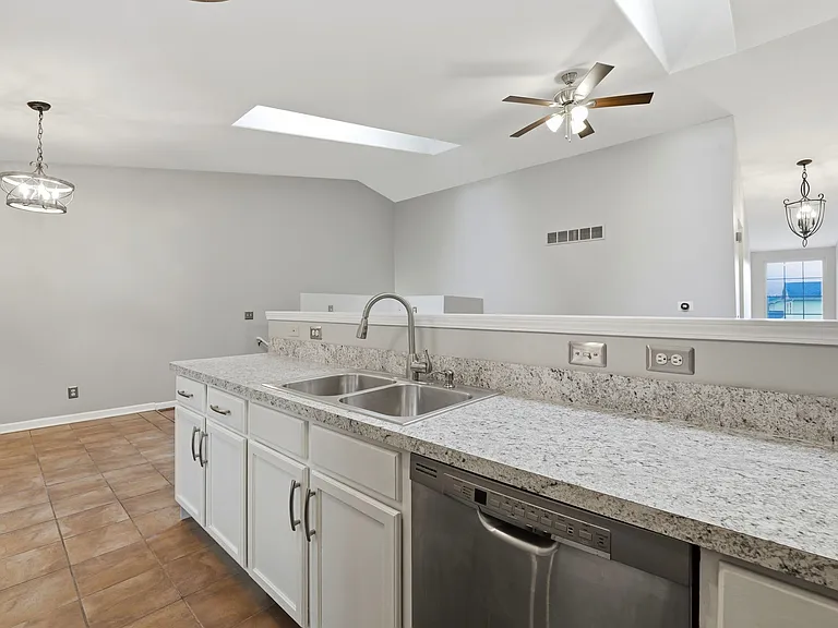 1499 Stonefield Dr — Photo 16