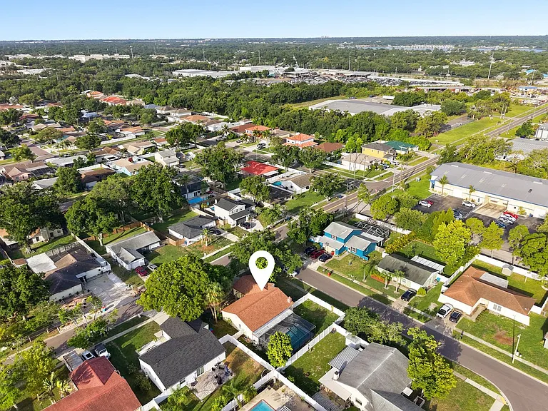 8433 Somerset Dr — Photo 37