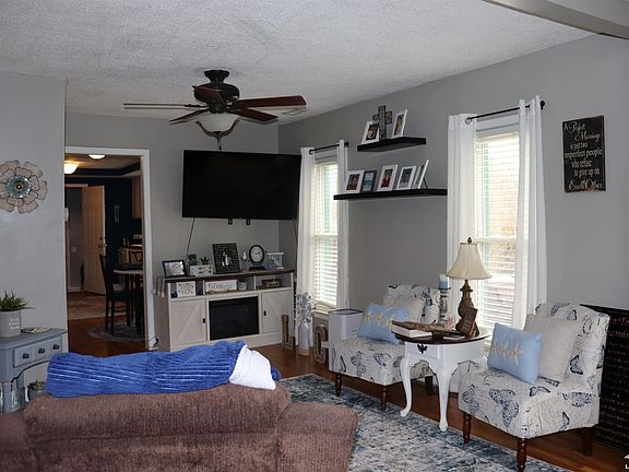 5th image of 3159 Maplewood St