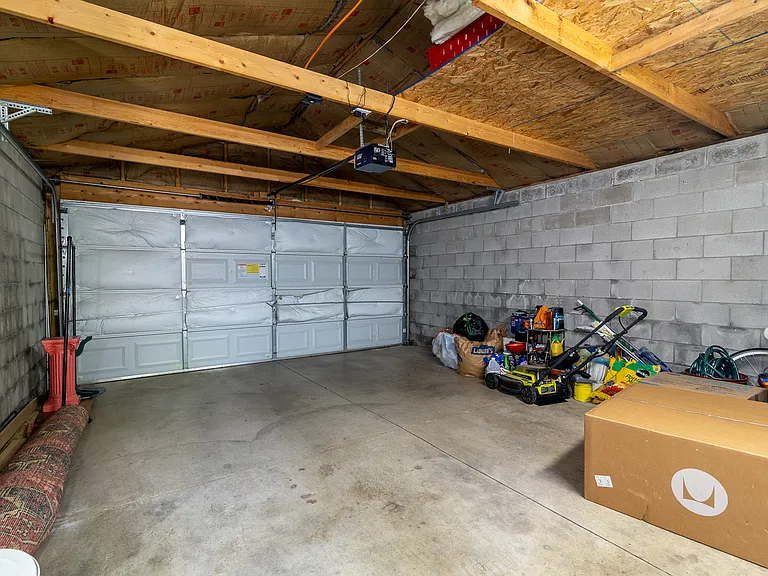 483 Stanley Ave — Photo 18